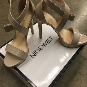 Nine West 9.5 Beige Patent Sandals
